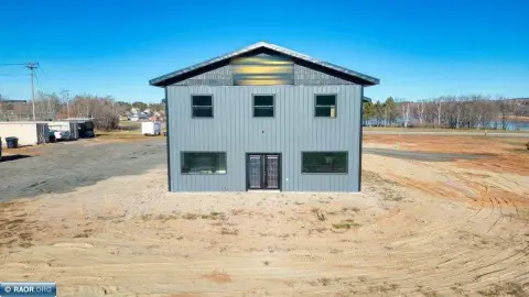 Versatile Commercial Building in Chisholm