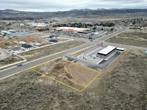 Land on Jennings Way, Elko