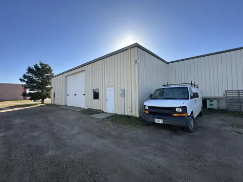 Manufacturing Building in Industrial Park
