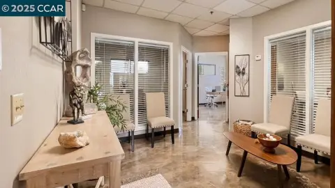 Commercial Condo in Pleasant Hill