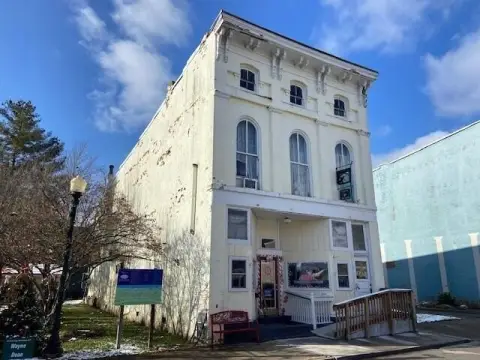 Augusta, KY Commercial Building