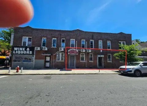 Versatile Commercial Unit in Brooklyn