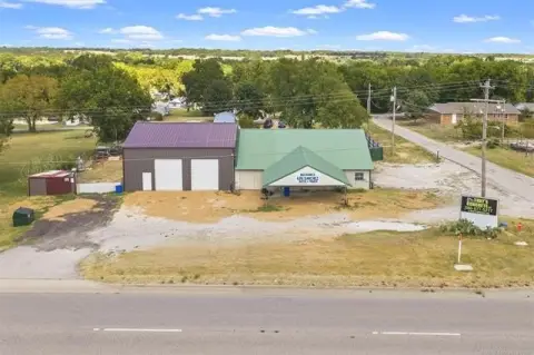 Corner Flex Building with Highway Frontage
