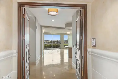 Luxury High-Rise Living in Las Vegas