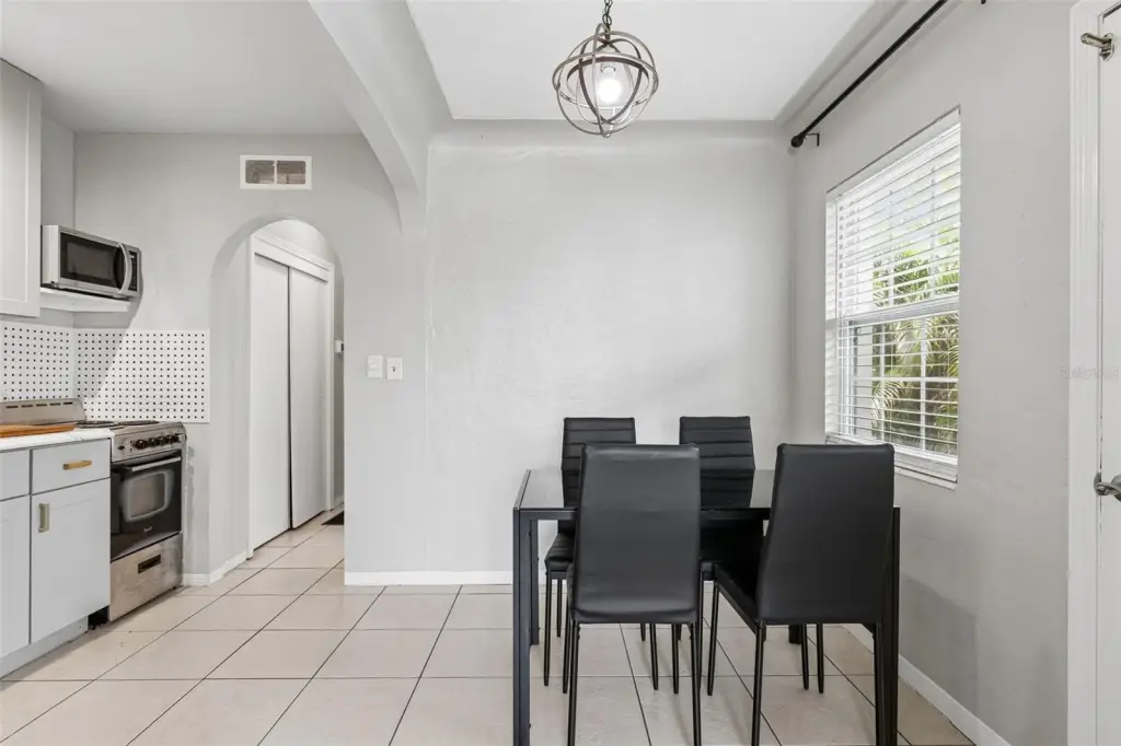 1500 30TH AVENUE N, St Petersburg, FL, 33704 - Triplex for sale - Realmo