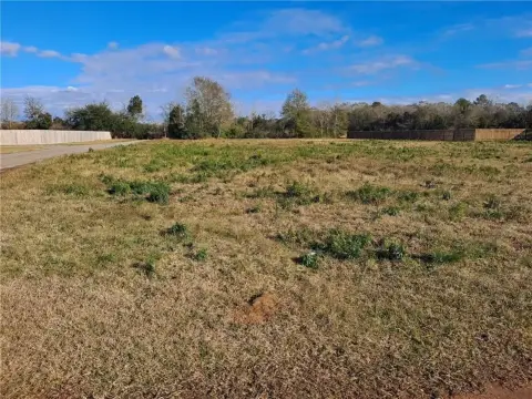 Residential Land in Bay Pointe Estates