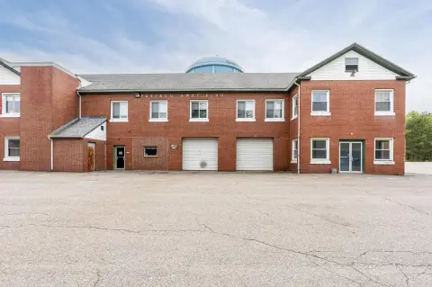 Versatile Commercial Space in Seabrook