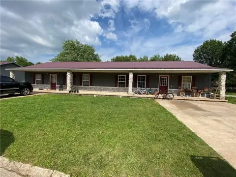 Lincoln, AR Duplex Opportunity