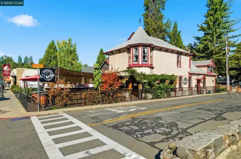 Victorian Commercial Property on Main