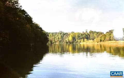 Scenic Waterfront Property in Goodview