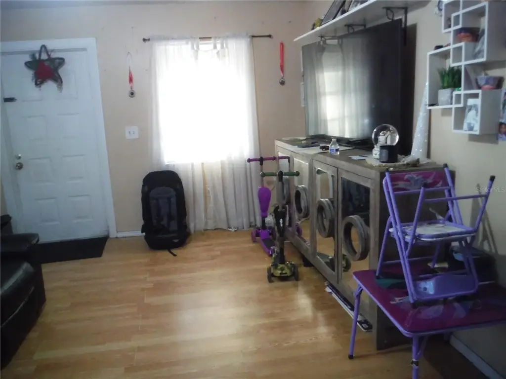 Picture 3