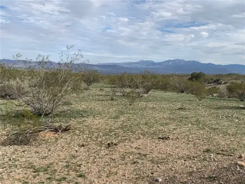 Land in Golden Valley, AZ