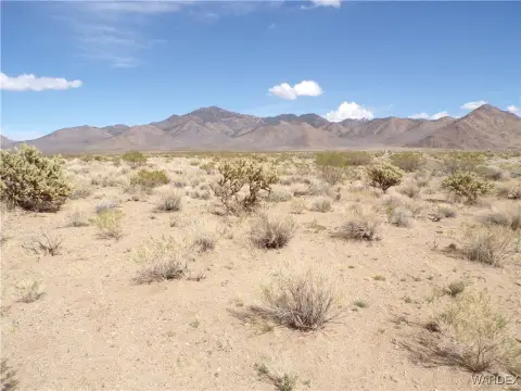 Off-Grid Land in Dolan Springs