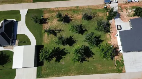 Land in Landings Airpark, Granbury
