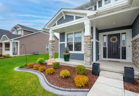 Nearly New Duplex with Office