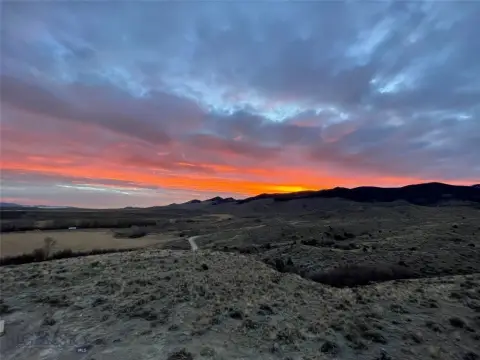 Montana Land with Mountain Views