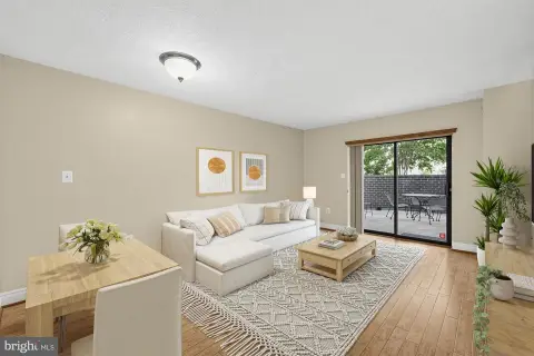 Residential Unit with Garage