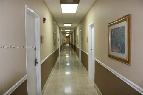 Office Units With Seven Office Spaces