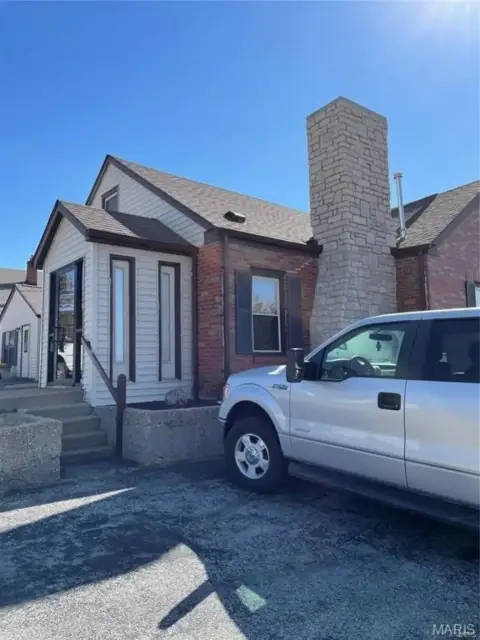 Hillsboro Retail/Office Space For Sale