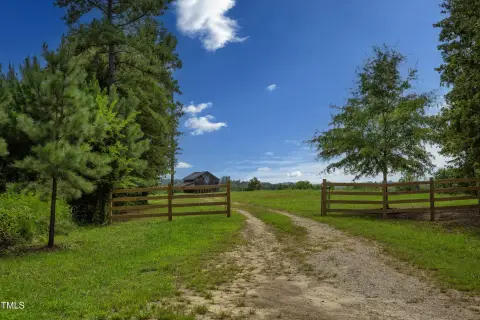 Large Acreage Farm in Caswell