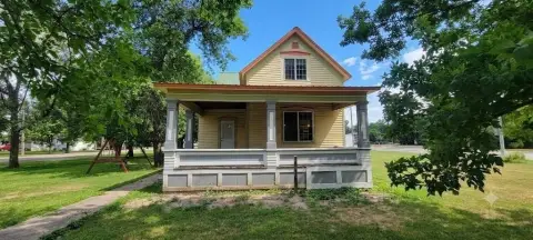 Two-Unit Duplex on Corner Lot
