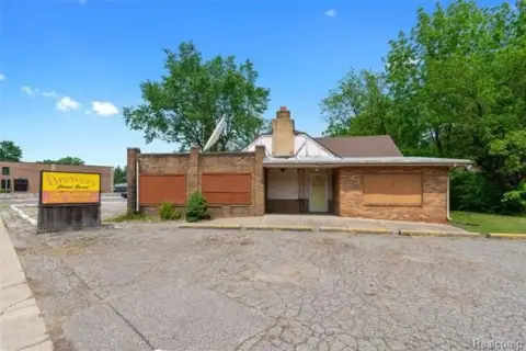 Taylor, MI Commercial Building For Sale