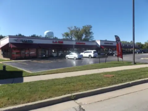 Retail Space in Palatine, IL