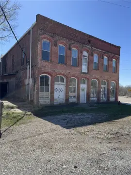 Mixed-Use Building with Loft Apartments