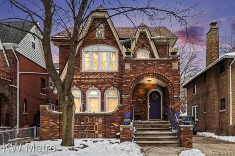 Detroit Duplex with Garage