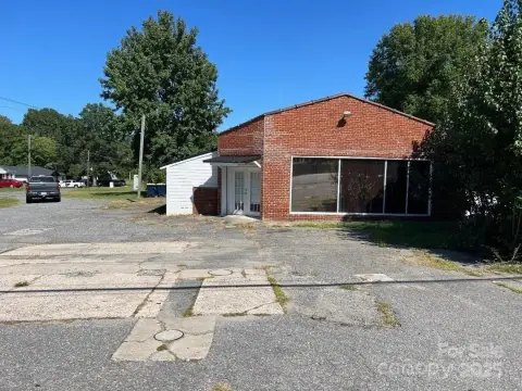 Retail Property on Corner Lot