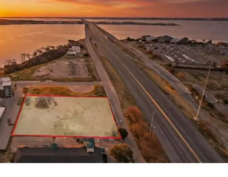 Commercially Zoned Lot on I-30