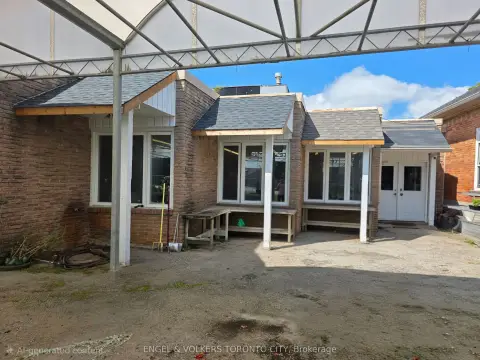 Street-Facing Flex Space
