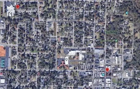 Oversized Lot Near Downtown