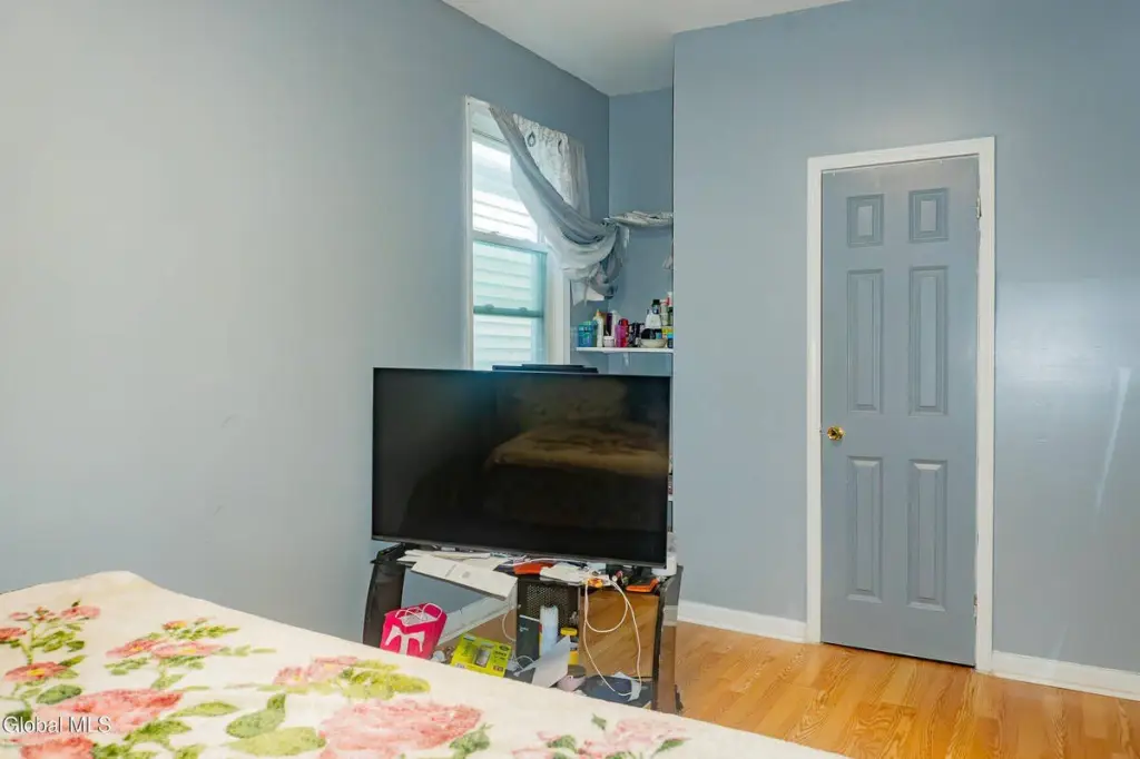 Picture 11