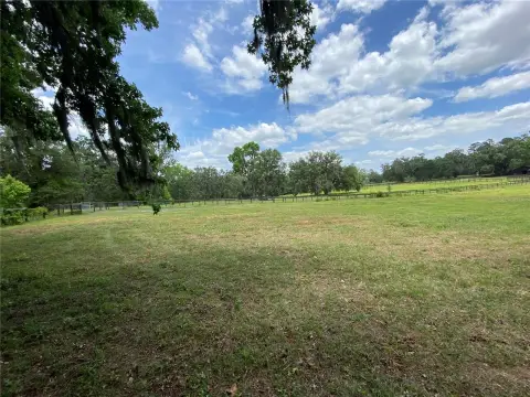 Prime Land Near Equestrian Centers