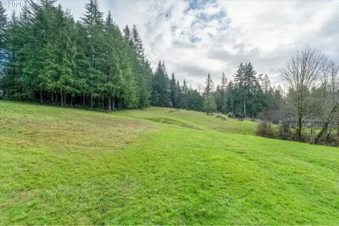 5-Acre Treed Parcel in Kelso