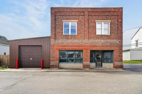 Mixed-Use Building with Apartment
