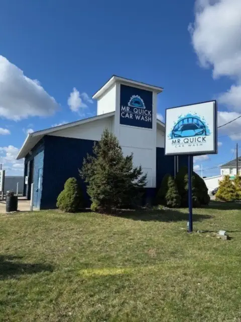 Former Car Wash on Busy Road