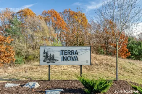Land in Terra Nova, Ada