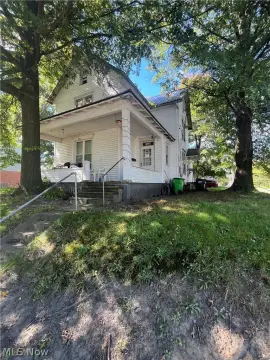 Duplex With Detached Garage
