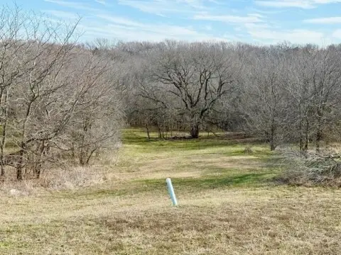 Residential Land in Grand Prairie, TX