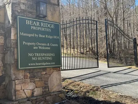 Mountain Acreage in Gated Development