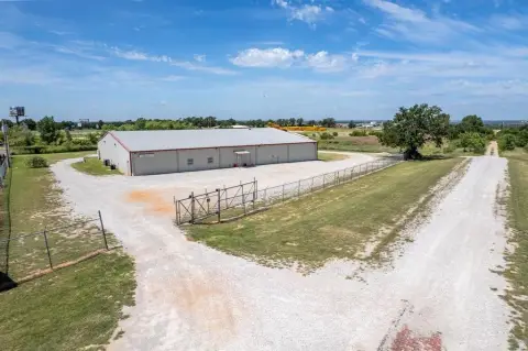 Versatile Warehouse Facility on 3.8 Acres
