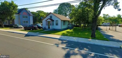 Pleasantville Retail/Office Space For Sale