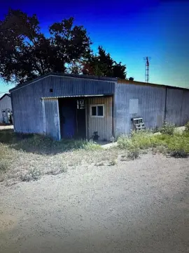 Commercial Shop in Ira, TX