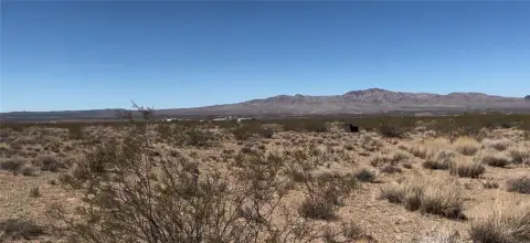 5 Acres in Dolan Springs