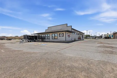 Freestanding Retail Building with Parking