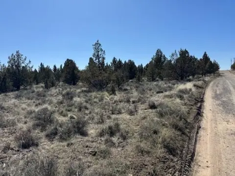 Land in Prineville, Oregon