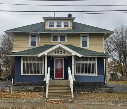 Updated Commercial Building in Flint