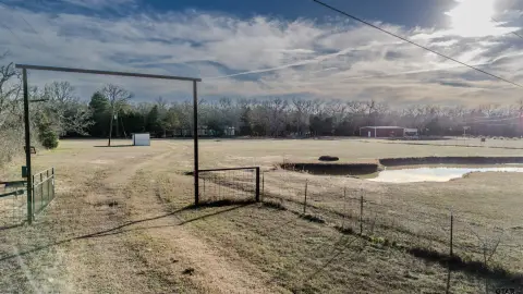 Unrestricted Acreage in Athens, Texas
